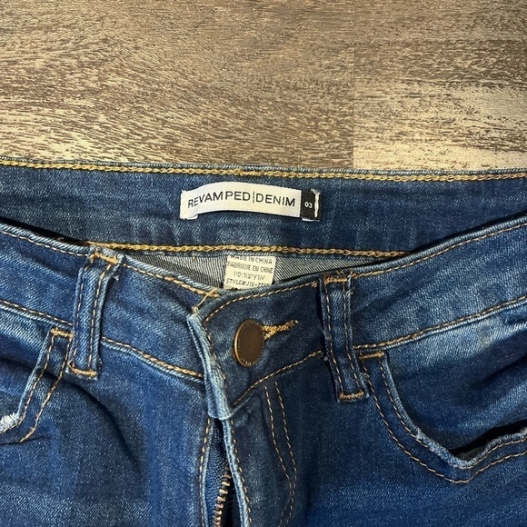 Revamped jeans - Picture 3 of 5